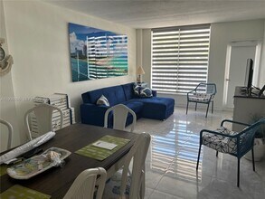 1300 Lincoln Rd in Miami Beach, FL - Building Photo - Building Photo