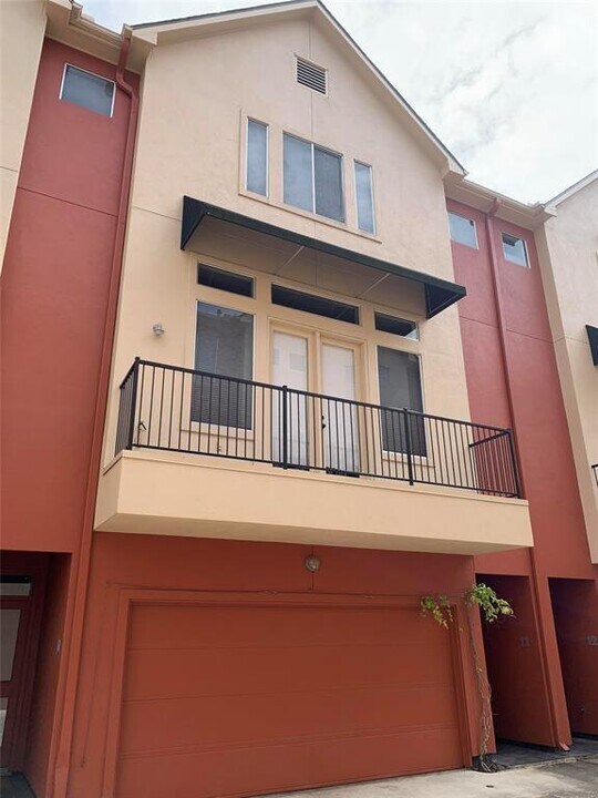 2437 South Blvd in Houston, TX - Building Photo