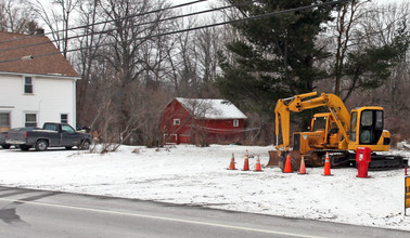 Brook Forest Path in Rochester, NY - Building Photo - Building Photo