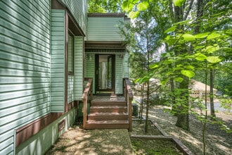 30 Woodland Terrace in Crossville, TN - Foto de edificio - Building Photo