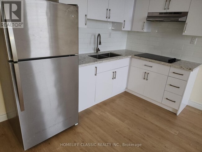 property at 5-5 Main St S