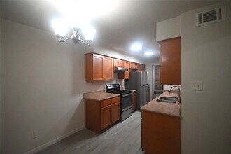 9419 Fondren Rd in Houston, TX - Building Photo - Building Photo