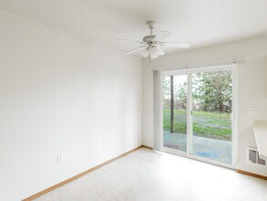 1609 E Hartson Ave, Unit #2 in Spokane, WA - Foto de edificio - Building Photo