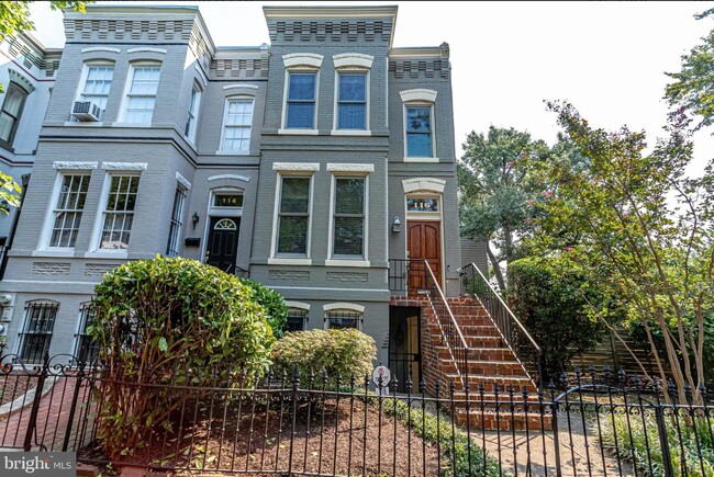 property at 116 9th St SE