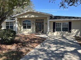 178 Sandhurst Dr in Venice, FL - Building Photo