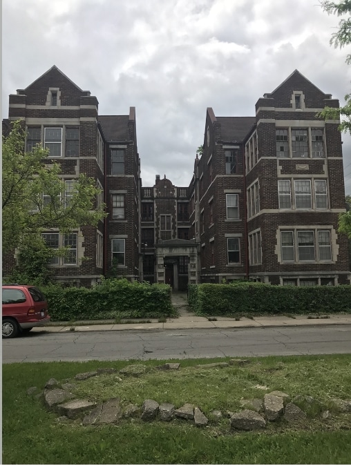 Boston Court in Detroit, MI - Foto de edificio