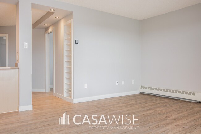 9715-1110 110 St NW in Edmonton, AB - Building Photo - Building Photo