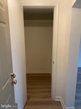 1816 Queens Ln in Arlington, VA - Foto de edificio - Building Photo