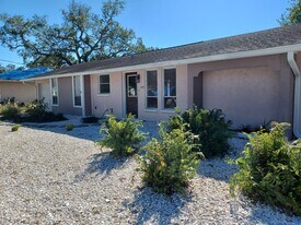 1715 9th St W in Palmetto, FL - Building Photo