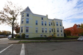 2034 N Capitol St NW in Washington, DC - Building Photo - Building Photo