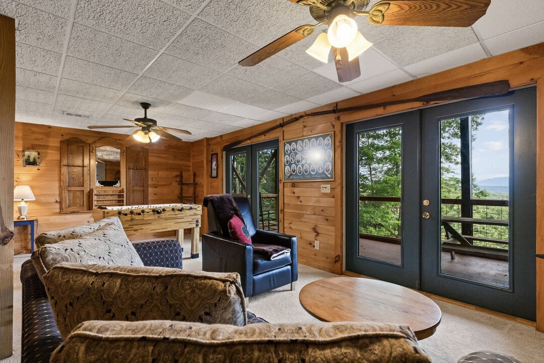 120 Hummingbird Way in Morganton, GA - Building Photo