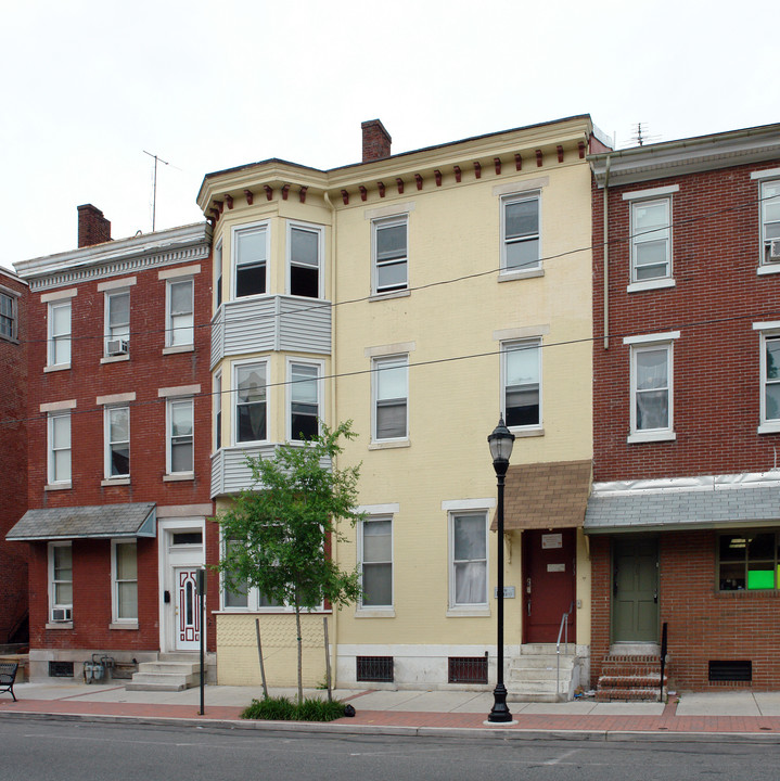 833 Dekalb St in Norristown, PA - Building Photo