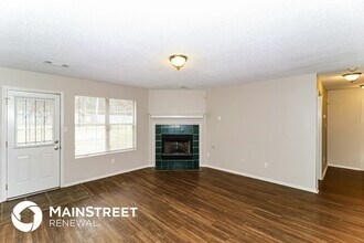 4712 W Bending Oaks Cv in Memphis, TN - Foto de edificio - Building Photo