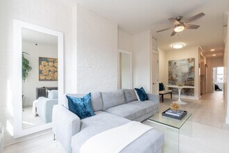 512 Observer Hwy in Hoboken, NJ - Building Photo - Building Photo