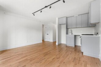 850 West Side Ave in Jersey City, NJ - Building Photo - Building Photo