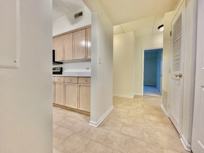 12900 W Heiden Cir in Lake Bluff, IL - Foto de edificio - Building Photo