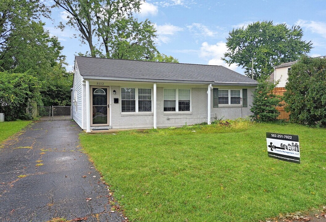 3112 Commander Dr in Louisville, KY - Building Photo