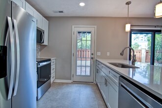 617 13th Ave S in Surfside Beach, SC - Building Photo - Building Photo
