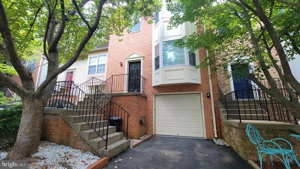 6178 Forest Creek Ct in West Springfield, VA - Building Photo