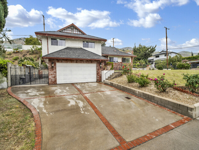 property at 10601 Kurt St