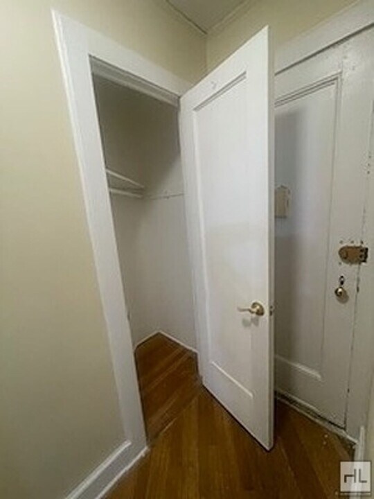 69 Harney Rd in Scarsdale, NY - Building Photo