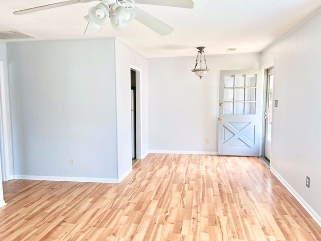 2220 Dinwiddie Rd