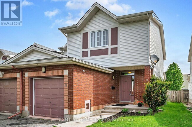 11 Kincardine Dr in Ottawa, ON - Building Photo - Building Photo