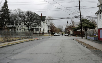 204-206 Hamilton Ave in Paterson, NJ - Building Photo - Building Photo