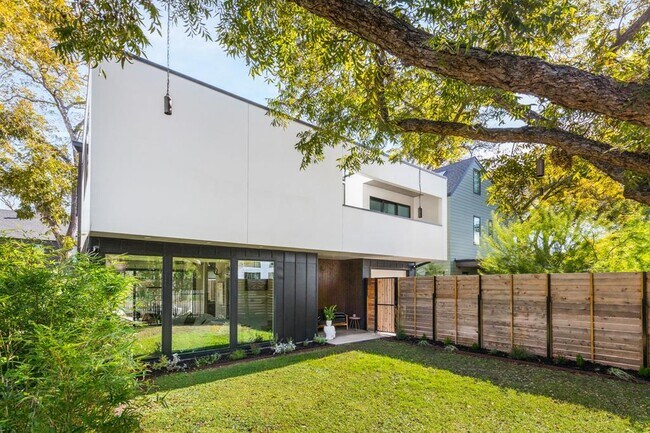 631 Tillery St in Austin, TX - Building Photo - Building Photo
