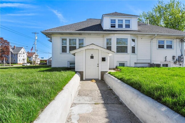 property at 1124 Newport Ave