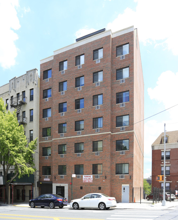 74 W Tremont Ave in Bronx, NY - Building Photo