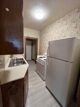 300 E 6th St in Hoisington, KS - Building Photo - Building Photo