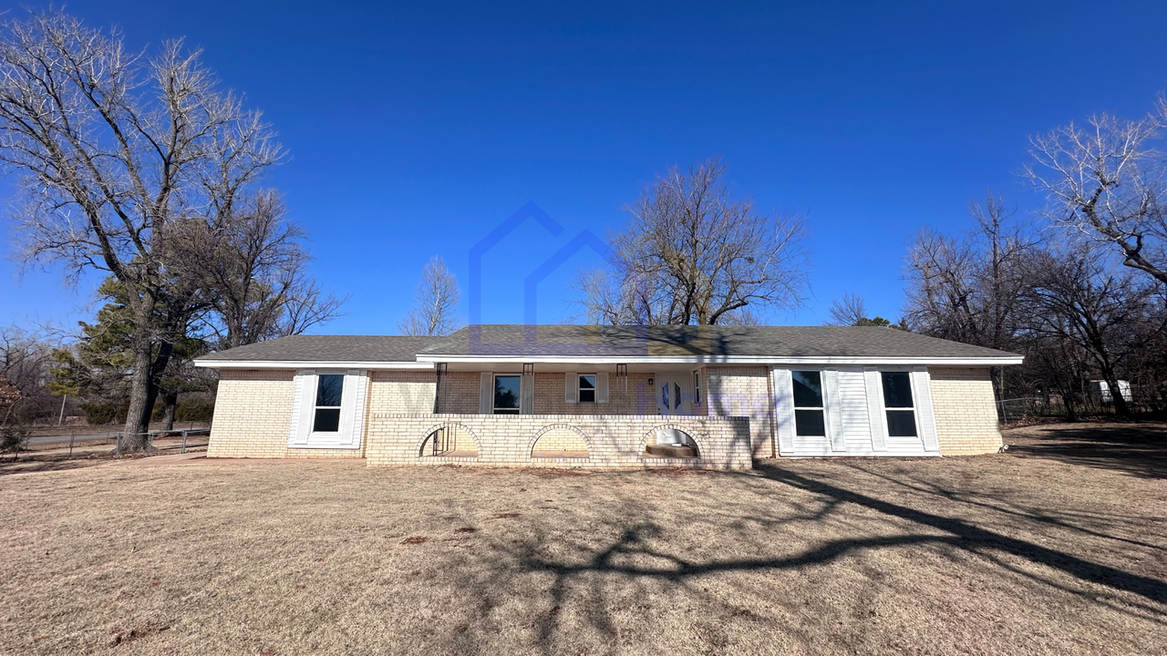 1749 SW 24th St in Newcastle, OK - Building Photo