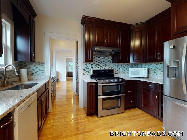 195 Lake St, Unit 2