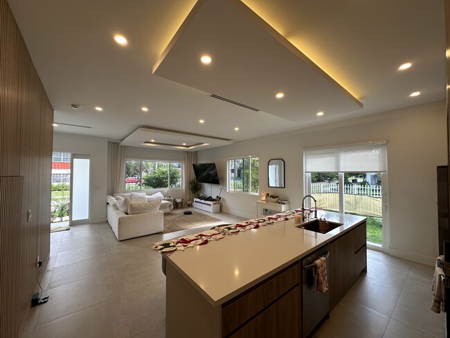 2109 SW 18th Ave in Fort Lauderdale, FL - Building Photo - Building Photo