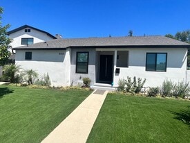 8100 Paso Robles Ave, Unit 8100 in Van Nuys, CA - Building Photo