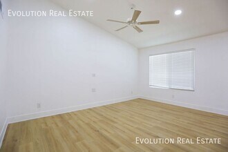 6443 E Sandra Terrace in Scottsdale, AZ - Building Photo - Building Photo