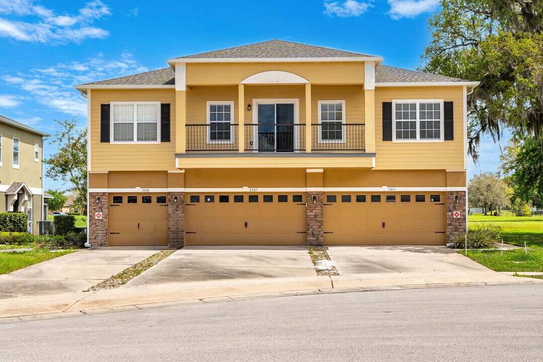 2341 Betsy Ross Ln in St. Cloud, FL - Building Photo