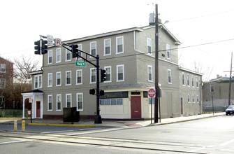 200 E Broad St in Burlington, NJ - Building Photo - Building Photo