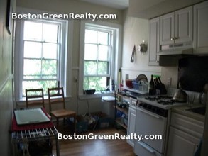 102 Willow St-Unit -102-04 in Cambridge, MA - Building Photo - Building Photo