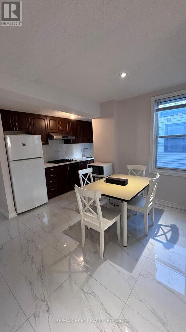 143 Markham St in Toronto, ON - Building Photo - Building Photo