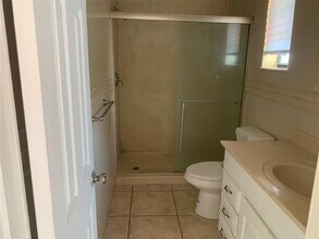 907 SW 78th Ave in North Lauderdale, FL - Building Photo - Building Photo