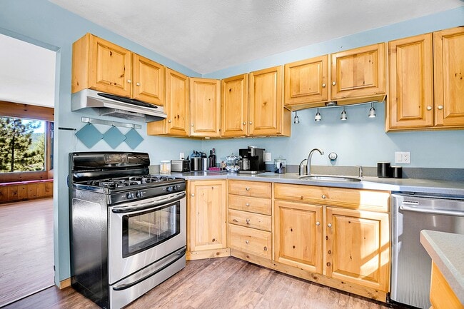 4684 S Pine Rd in Evergreen, CO - Building Photo - Building Photo