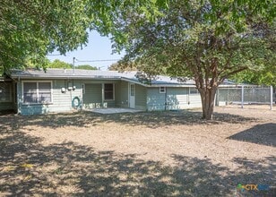 622 Conway Dr in San Marcos, TX - Building Photo - Building Photo
