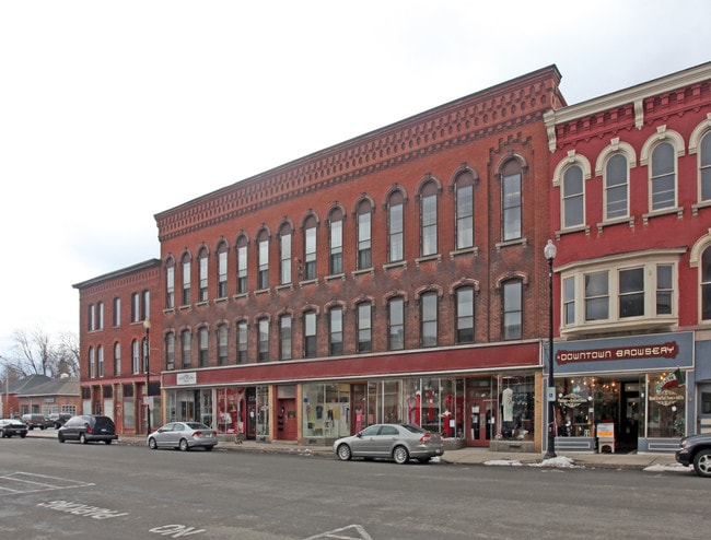 16-24 E Bank St