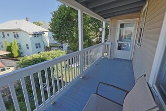 20 Carver Rd, Unit 2 in Watertown, MA - Building Photo - Building Photo
