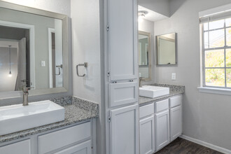 The Village at Turtle Cove in San Antonio, TX - Building Photo - Interior Photo