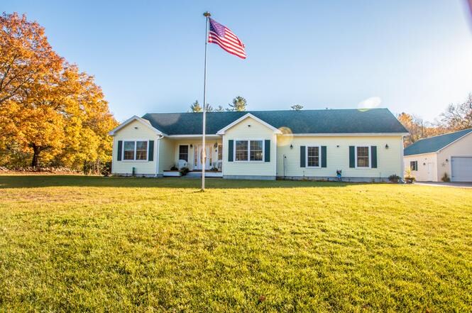 44 Merrill Corner Rd in Brownfield, ME - Building Photo