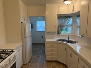 1419 Lyons Ave in Turlock, CA - Building Photo - Building Photo