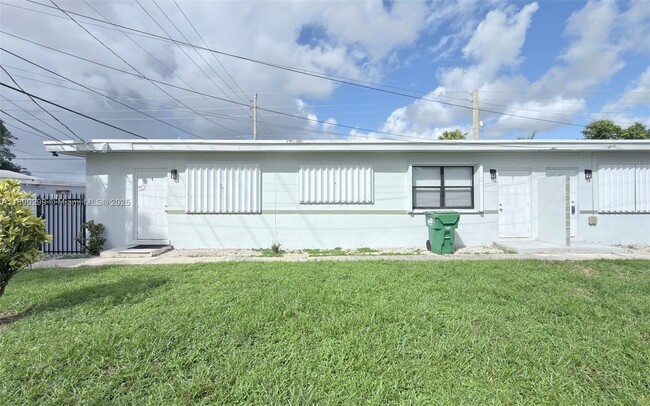 1010 Opa-locka Blvd in Opa Locka, FL - Building Photo - Building Photo